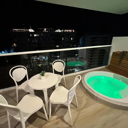 Apartamento Dominiqueplayaazul Apto De Lujo Con Jacuzzi Privado En Balcon *